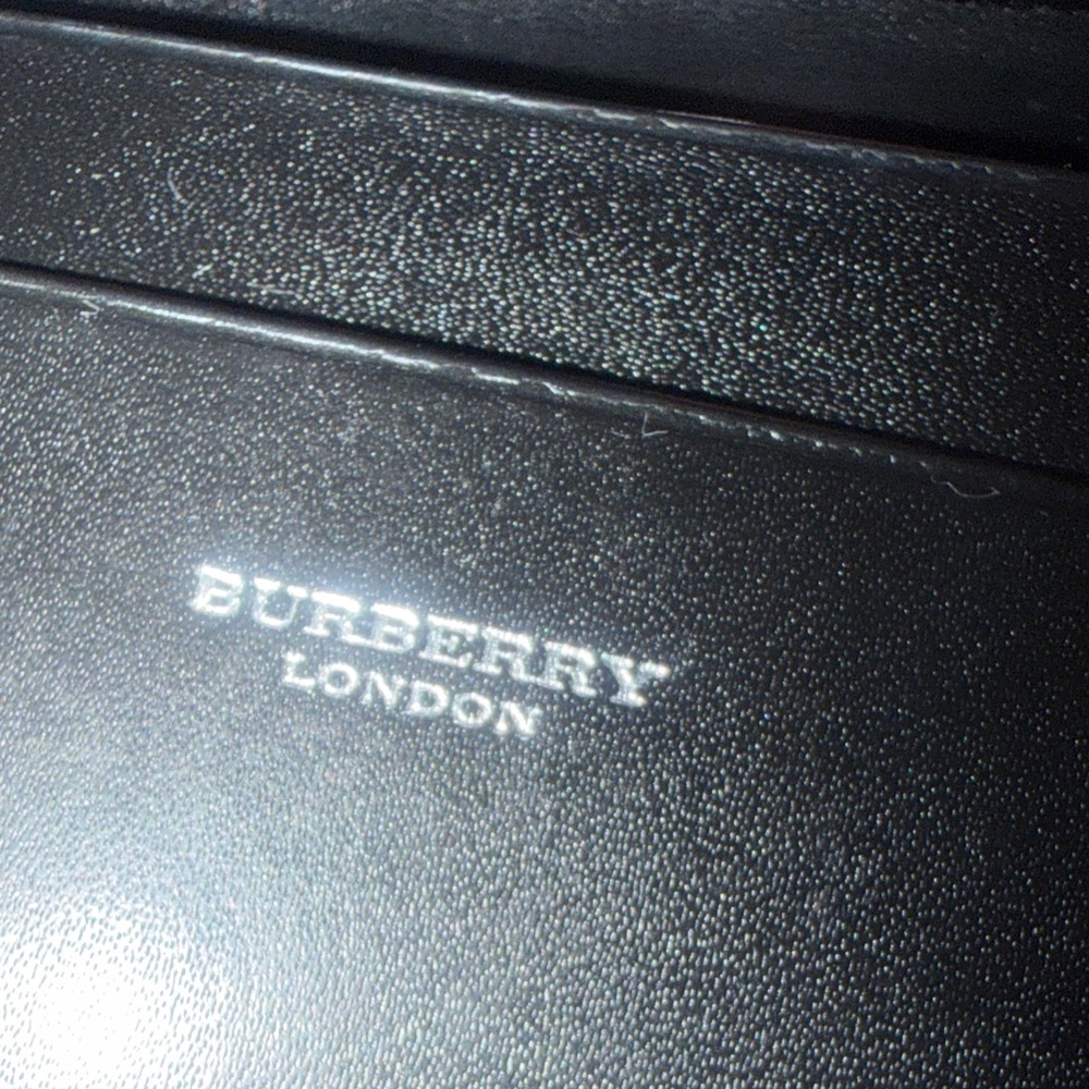 💯 Burberry Beige Check Long Wallet with Black Trim and Red Accents - Picture 6 of 10